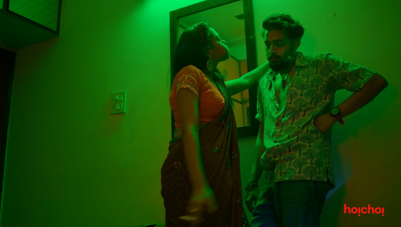 Charitraheen Movie Screenshot